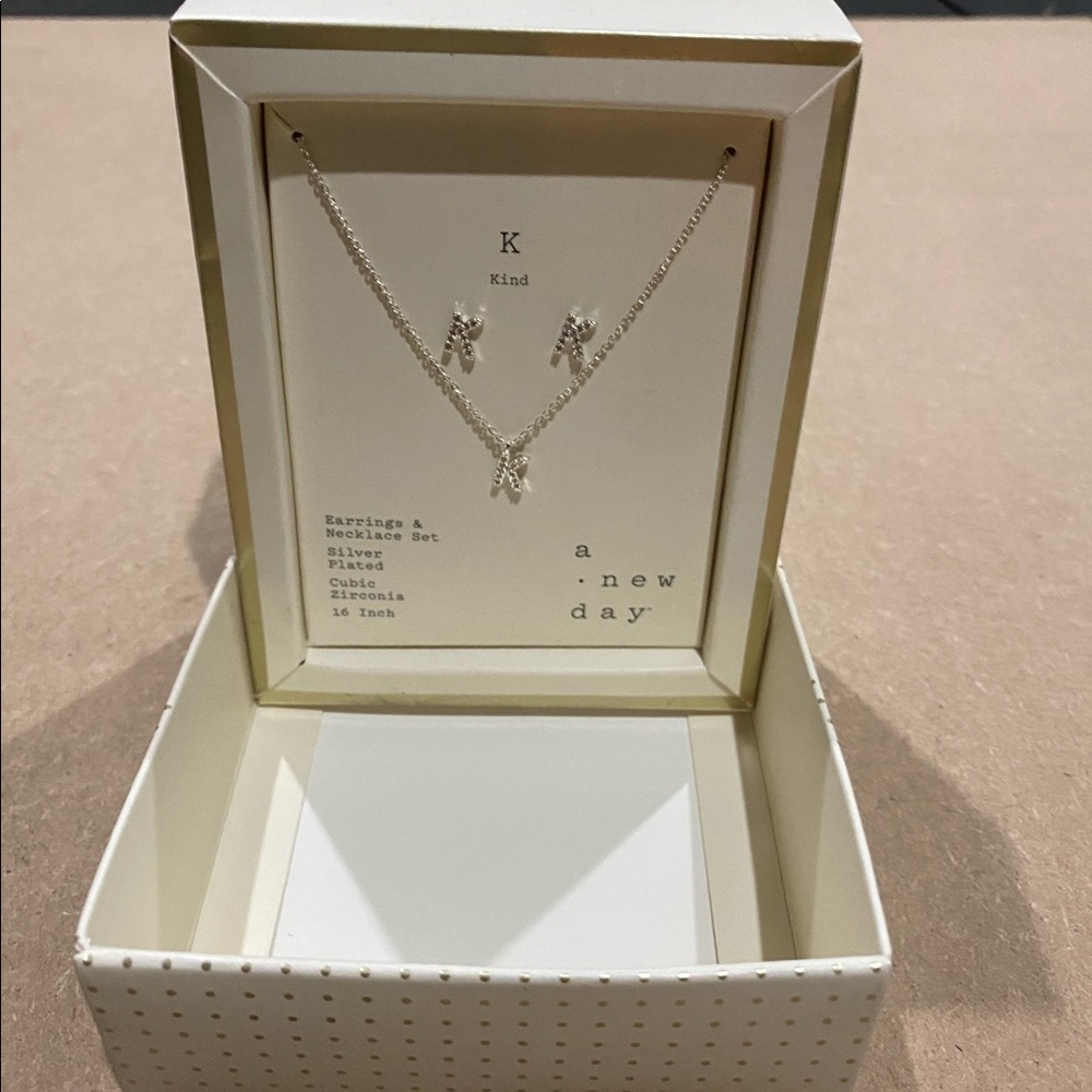 Kind Necklace & Earrings Set